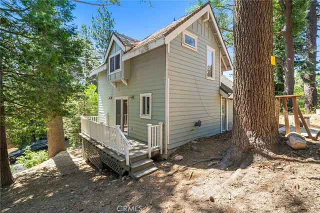 $270,000 | 746 West Victoria Court, Lake Arrowhead, CA 92352