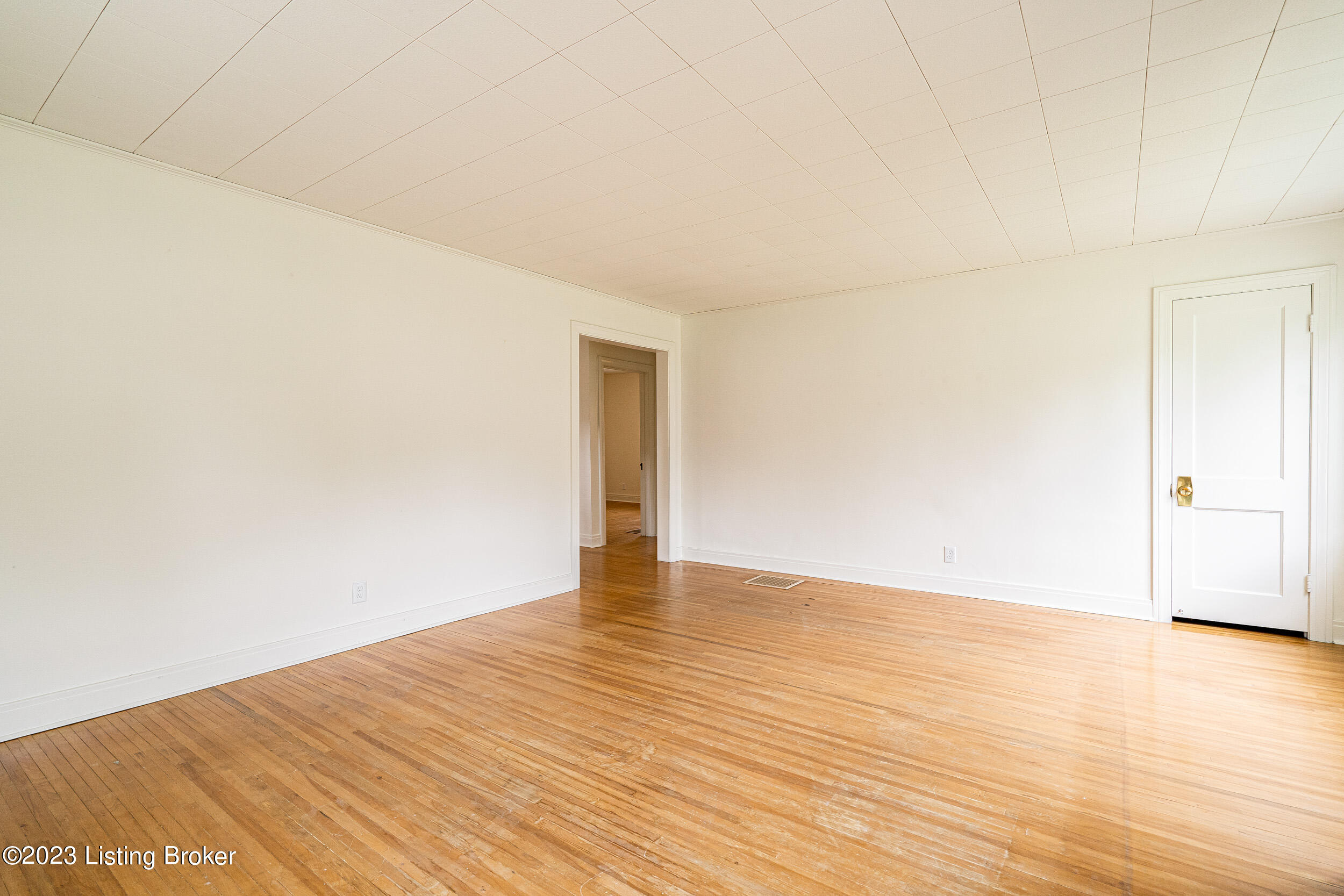 4020 Gloucester Rd-10