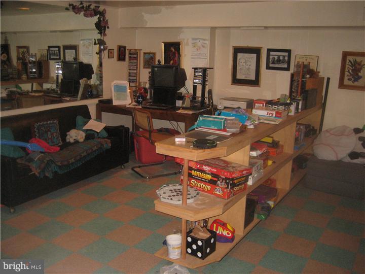 5123 Leeward Road Bensalem, PA 19020 - Photo 12 of 14 Family Room