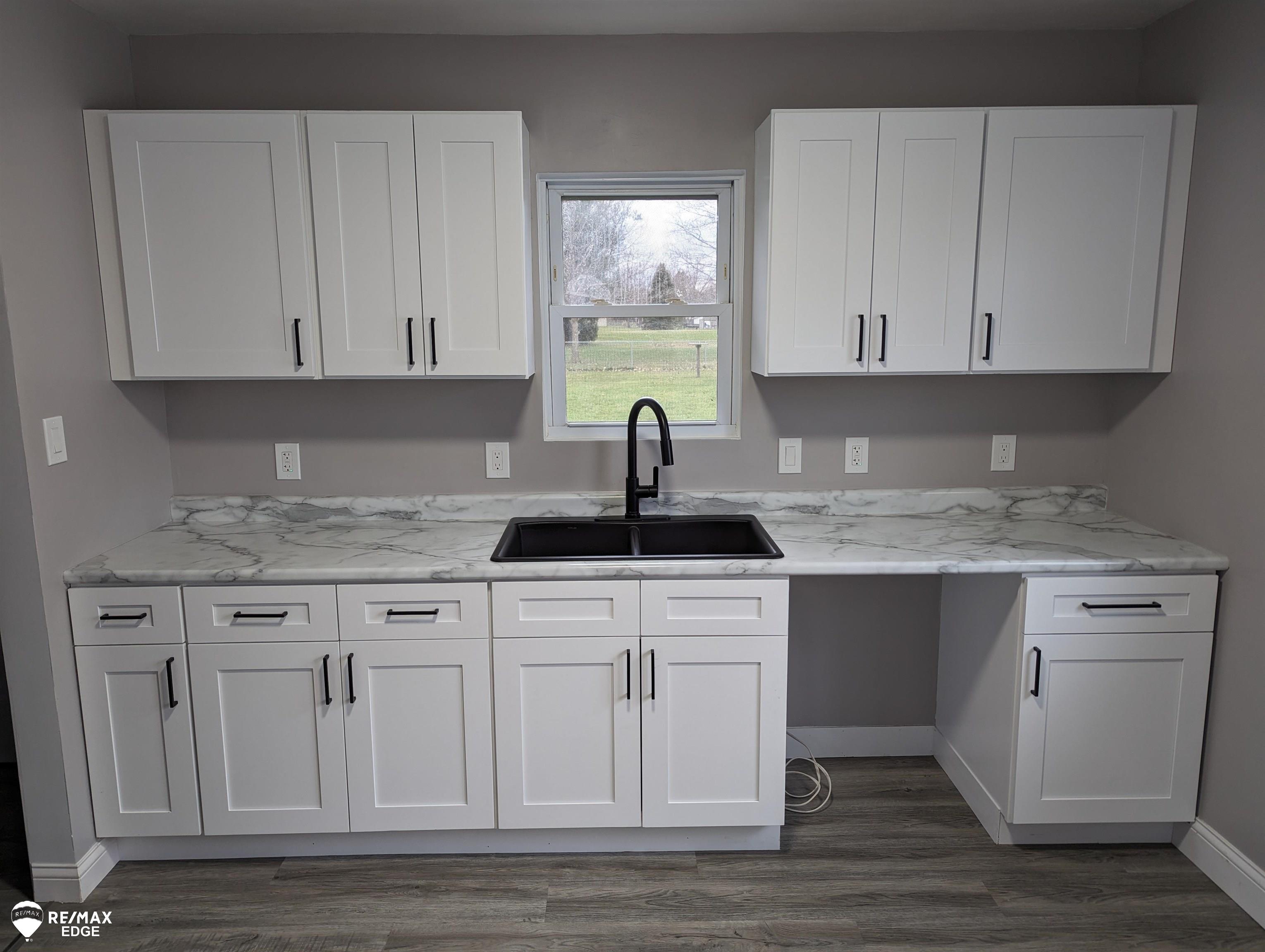3431 North Belsay Road Flint, MI 48506 - Photo 10 of 22 50137670-df259a86-b50d-48a8-953d-d92d2a9ddd88.JPG