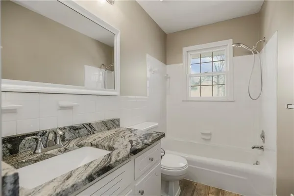 $373,000 | 1700 Northeast 68 Terrace, Gladstone, MO 64118