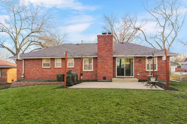 $379,000 | 1700 Northeast 68 Terrace, Gladstone, MO 64118