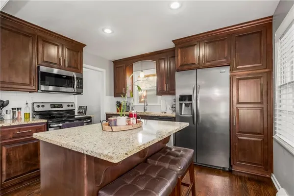 $373,000 | 1700 Northeast 68 Terrace, Gladstone, MO 64118
