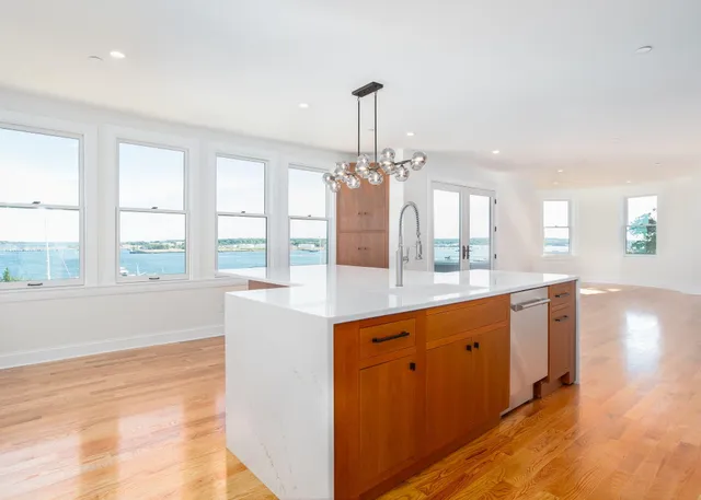 $2,950,000 | 5 Eastern Promenade, Unit 2, Portland, ME 04101