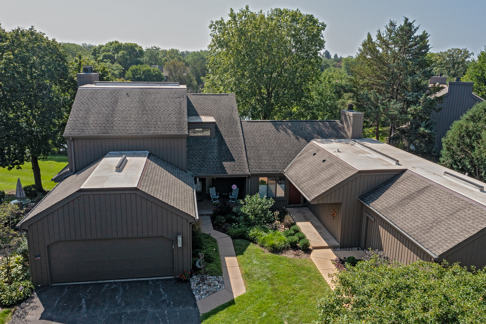 463 Woodview Road Lake Barrington, IL 60010 - Photo 2 of 16 Gallery Image 2