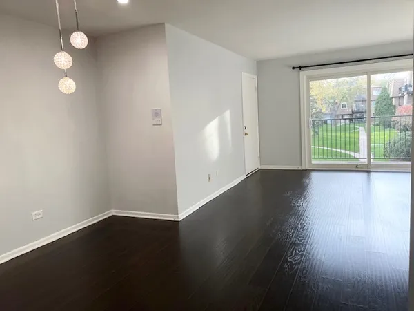 $1,850 | 9430 Bay Colony Drive, Unit 2N, Des Plaines, IL 60016