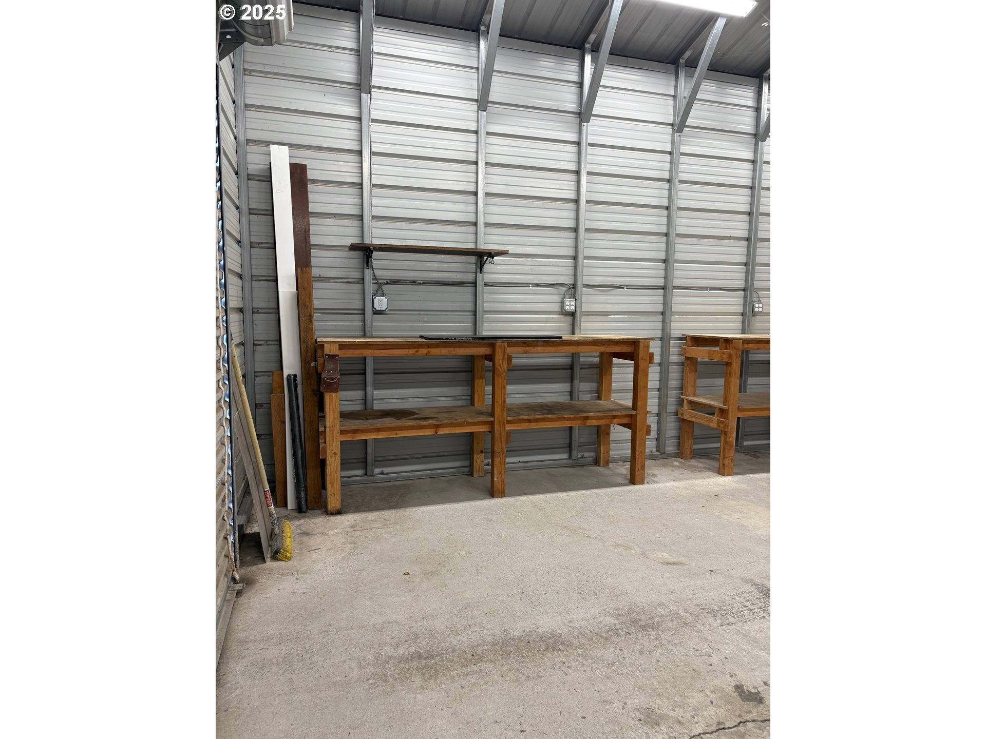 818 Celilo Road North Bonneville, WA 98639 - Photo 24 of 35 a view of livingroom with furniture