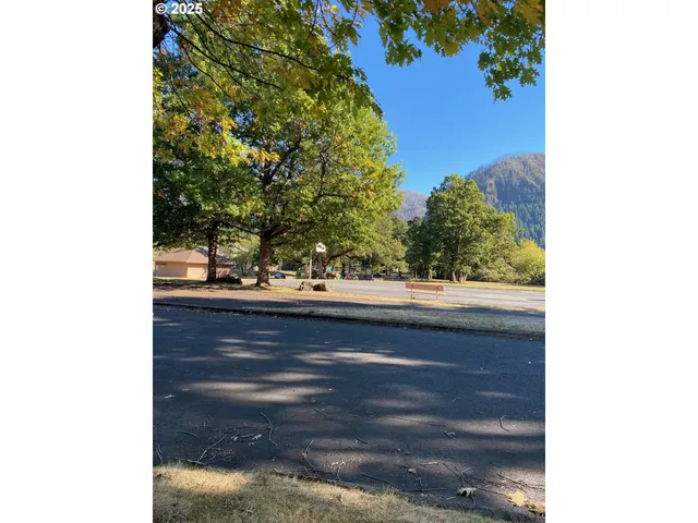 $319,000 | 818 Celilo Road, North Bonneville, WA 98639