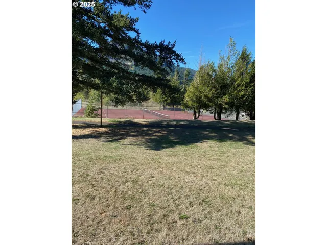 $319,000 | 818 Celilo Road, North Bonneville, WA 98639