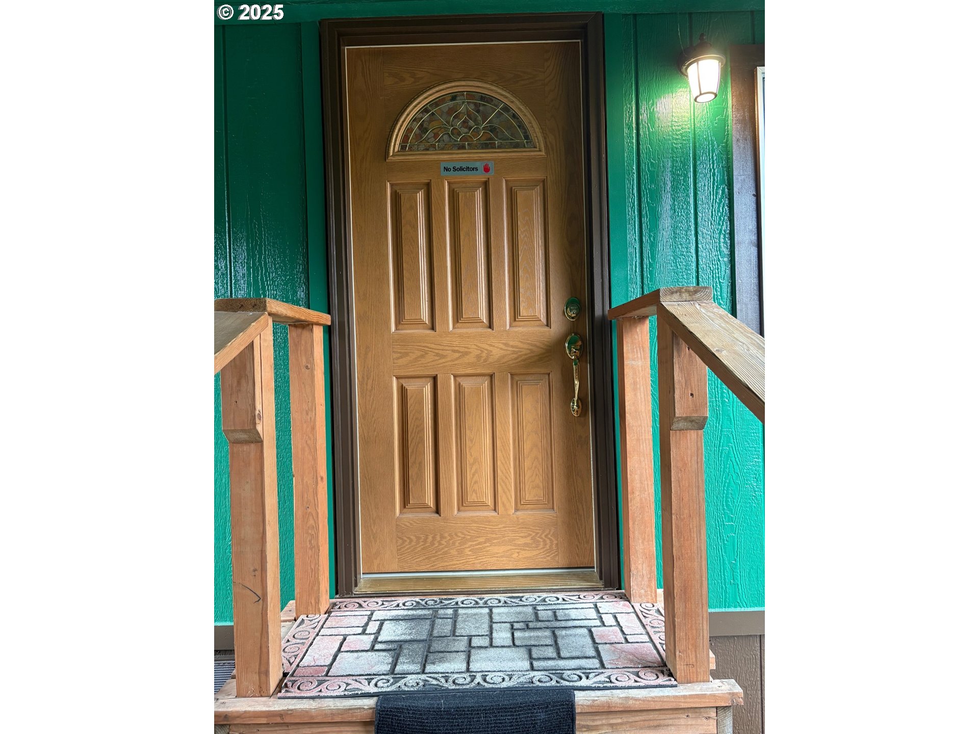 818 Celilo Road North Bonneville, WA 98639 - Photo 4 of 35 a view of front door of house