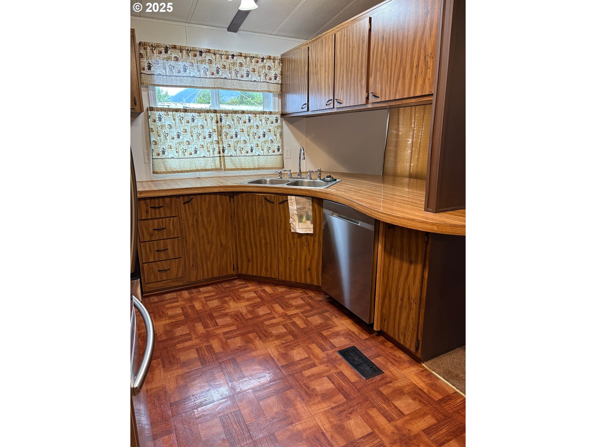 818 Celilo Road North Bonneville, WA 98639 - Photo 9 of 35 a view of a balcony