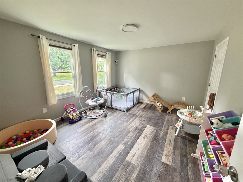 412 Island Pond Road Springfield, MA 01118 - Photo 8 of 17