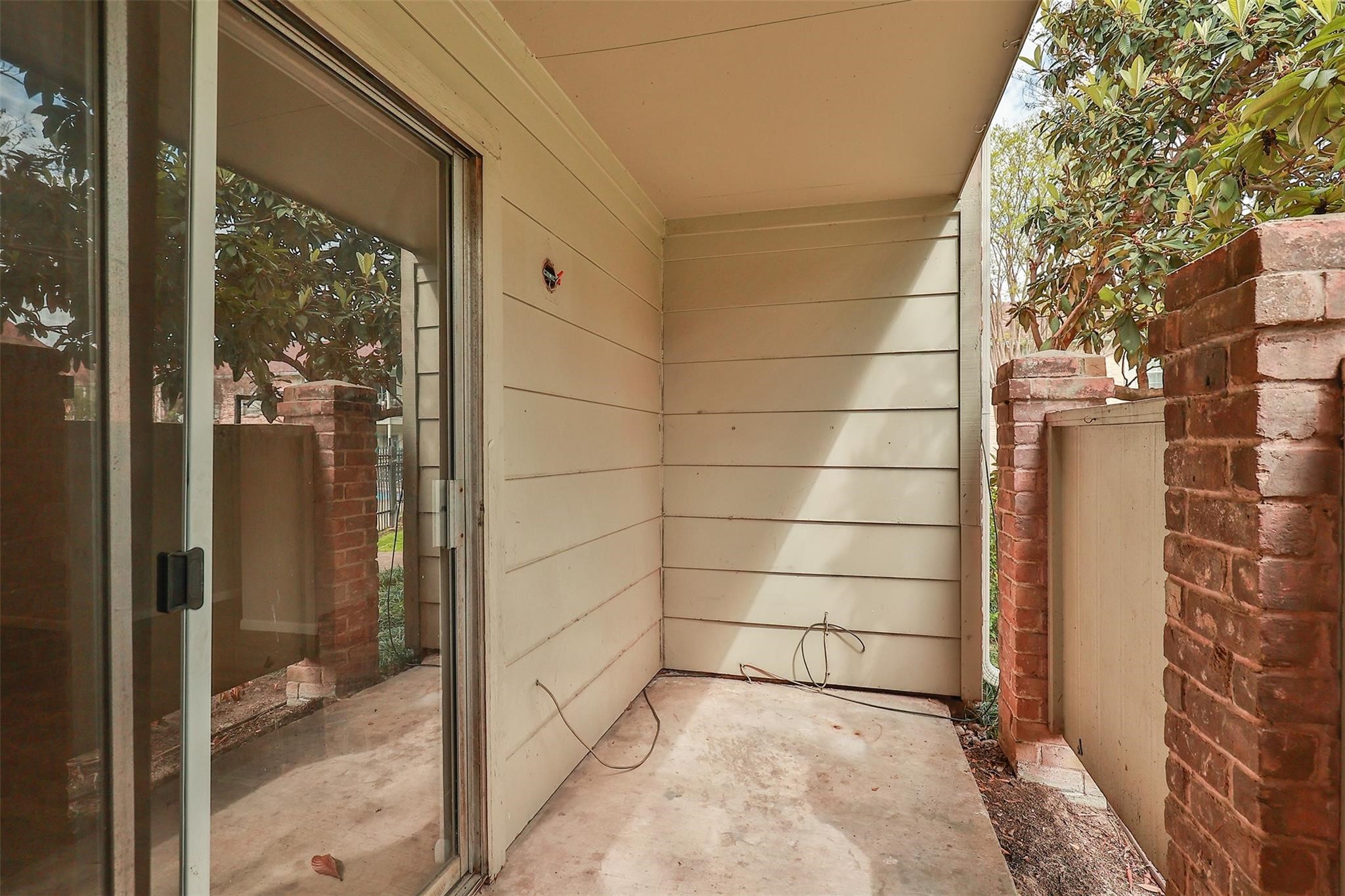 2800 Jeanetta Street, Unit 2805 Houston, TX 77063 - Photo 18 of 19 a bathroom with a shower