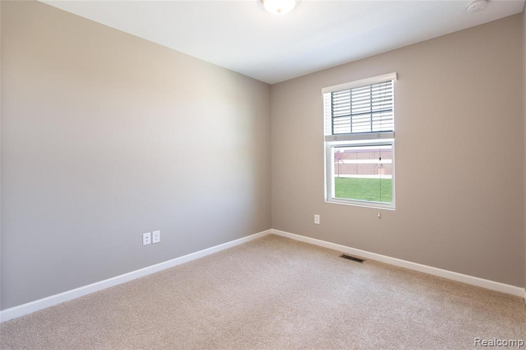 851 Barclay Circle Rochester Hills, MI 48307 - Photo 14 of 22