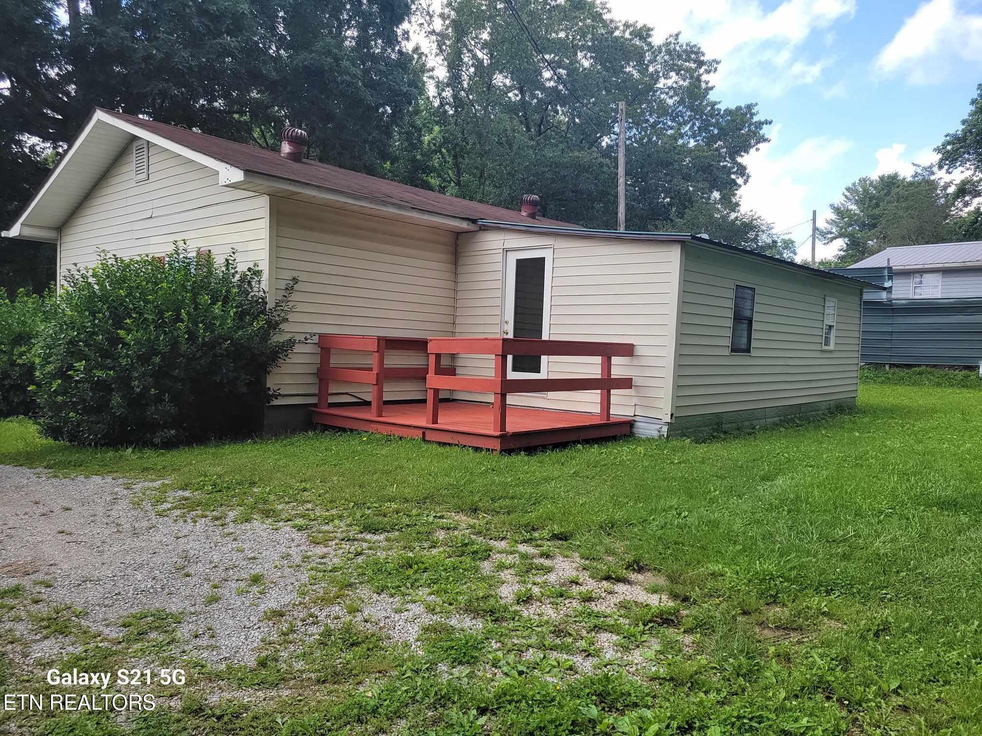 621 Phillips Flats Road Oneida, TN 37841 - Photo 17 of 43 att.g2_fGYozSP-rBI4I_QB7dh1UQ2nJYjCRGQ1U
