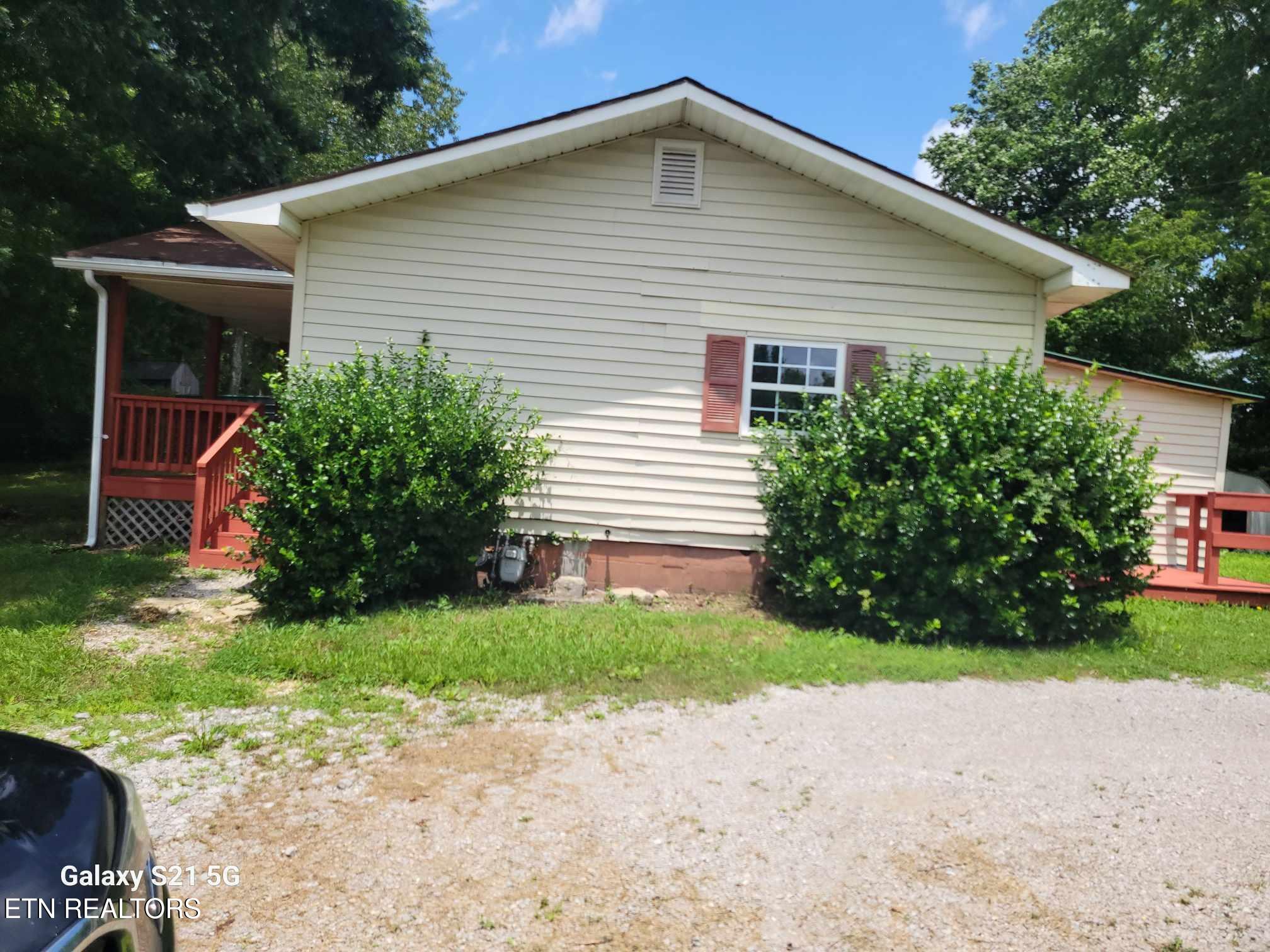 621 Phillips Flats Road Oneida, TN 37841 - Photo 3 of 43 att.IEz3GqpIjin_DYQhx_GLq1IIc5_cffg6_I2m