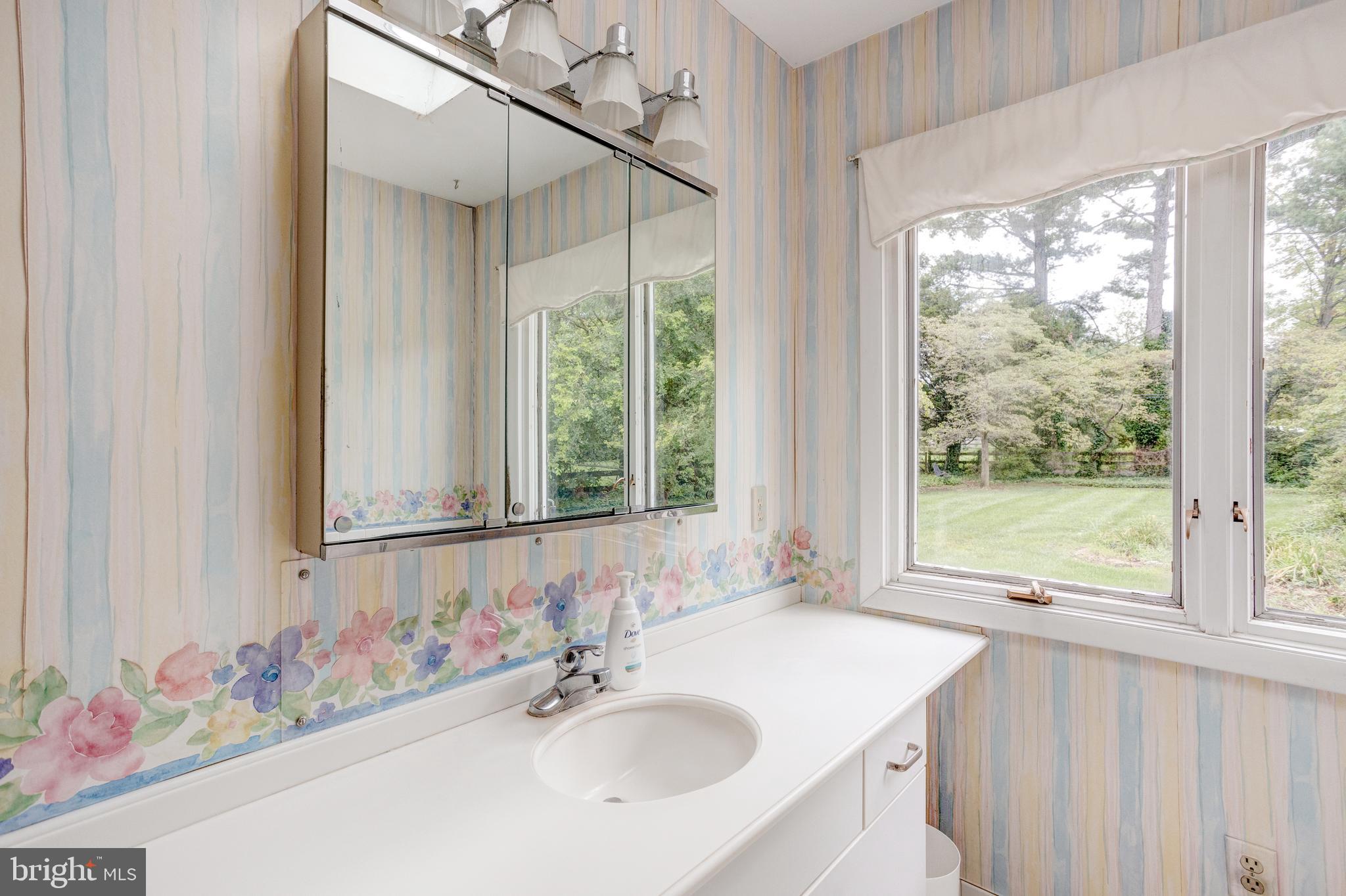 1307 Church Road Oreland, PA 19075 - Photo 20 of 28 Main bathroom