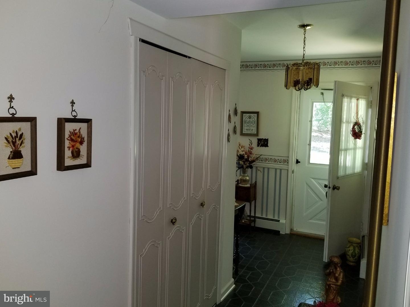 32 Millers Mill Road Cream Ridge, NJ 08514 - Photo 8 of 24