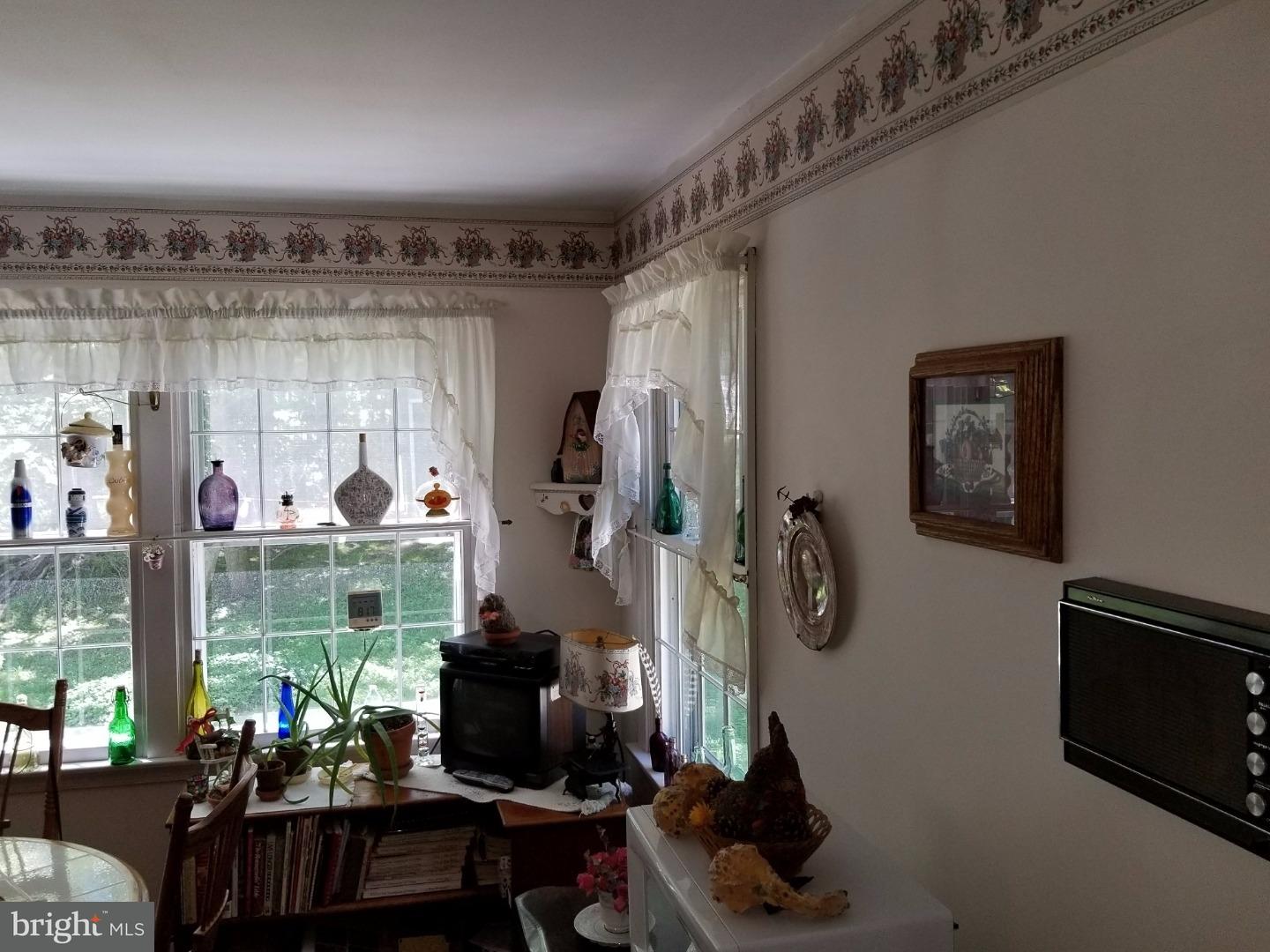 32 Millers Mill Road Cream Ridge, NJ 08514 - Photo 10 of 24