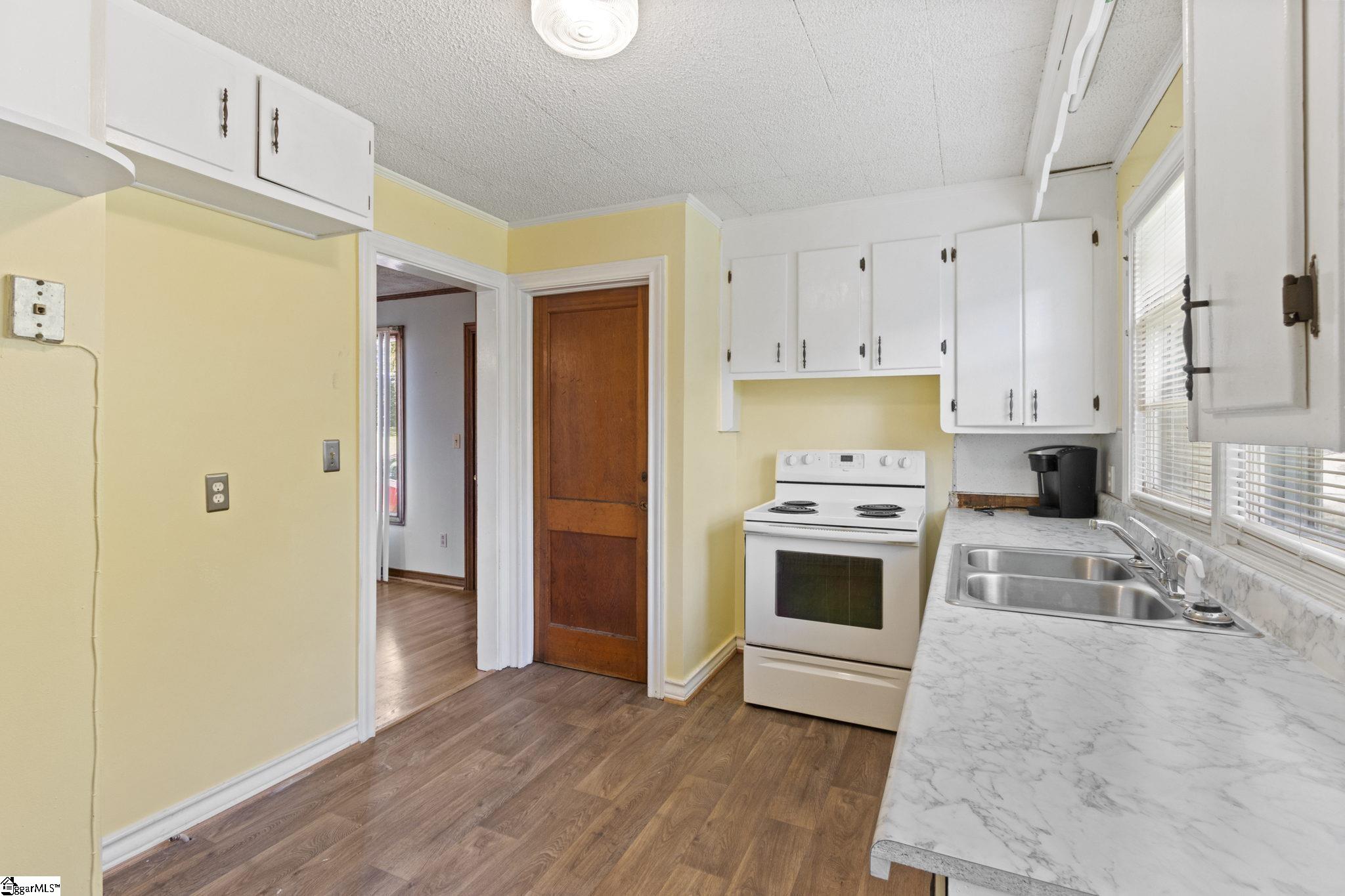 52 Foxhall Road Greenville, SC 29605 - Photo 11 of 25 Gallery Image 11