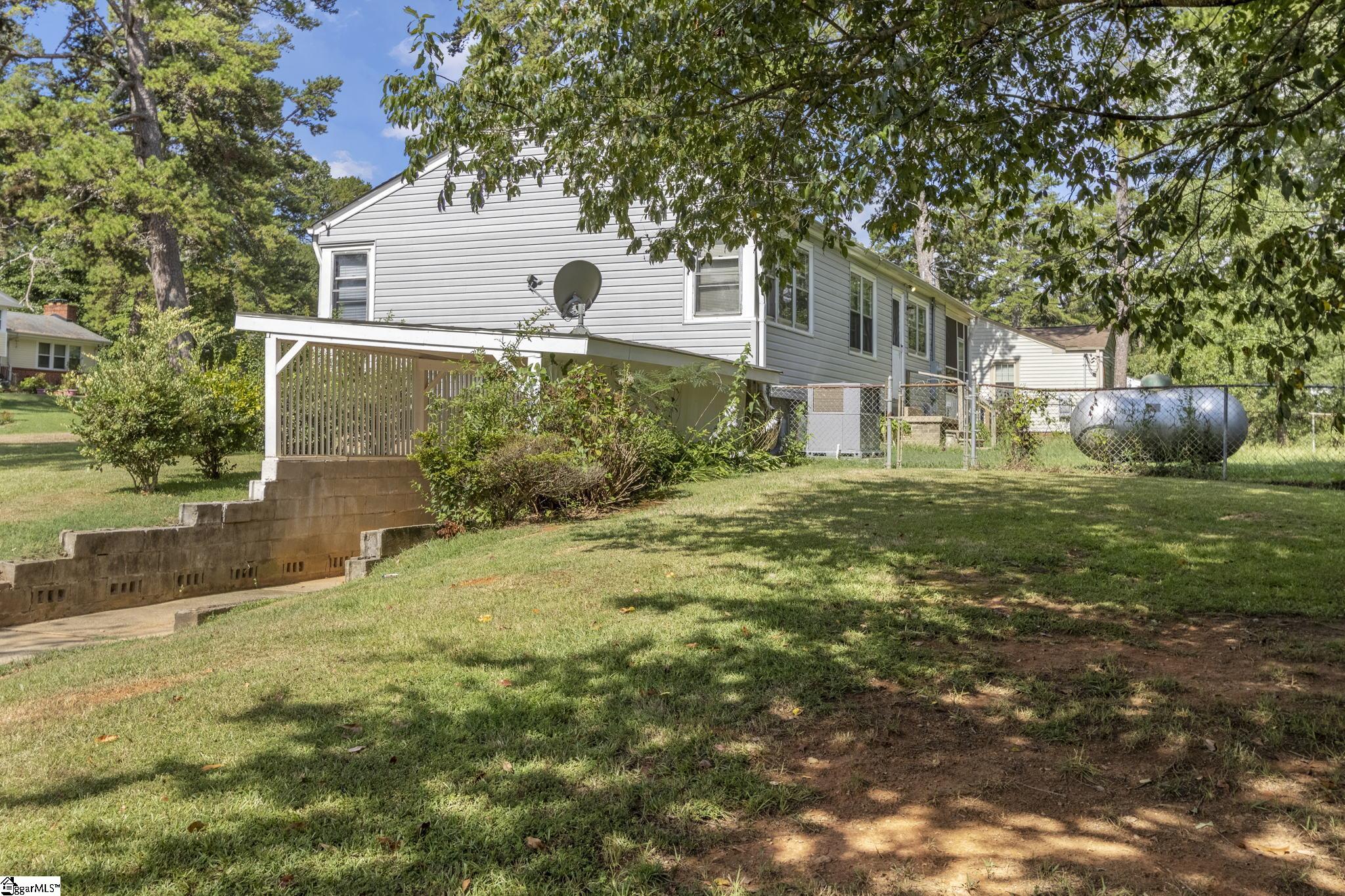 52 Foxhall Road Greenville, SC 29605 - Photo 6 of 25 Gallery Image 6