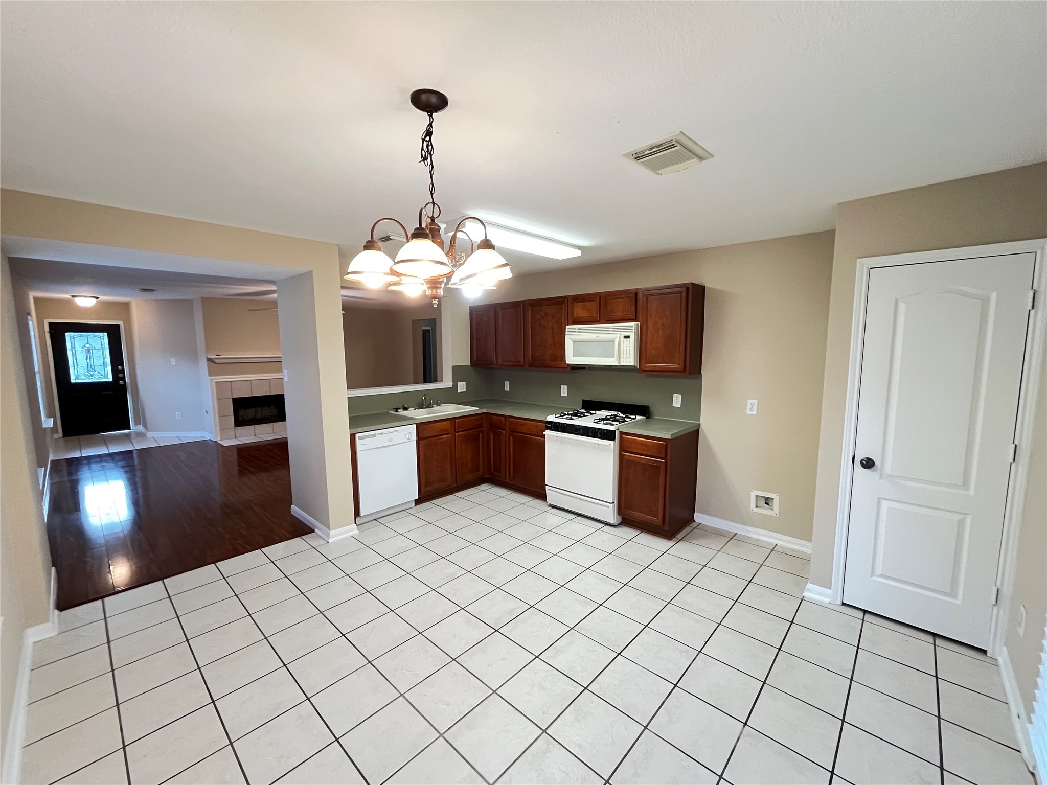 29551 South Legends Bend Drive Spring, TX 77386 - Photo 4 of 17