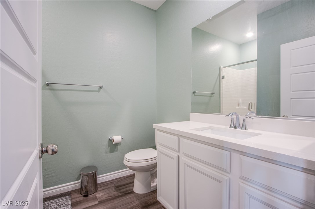 7336 North Decatur Boulevard, Unit 1 North Las Vegas, NV 89084 - Photo 22 of 39 Secondary Bath is large with access from the Hallway.