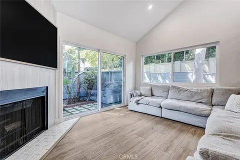$1,199,000 | 1917 Nelson Avenue, Unit E, Redondo Beach, CA 90278
