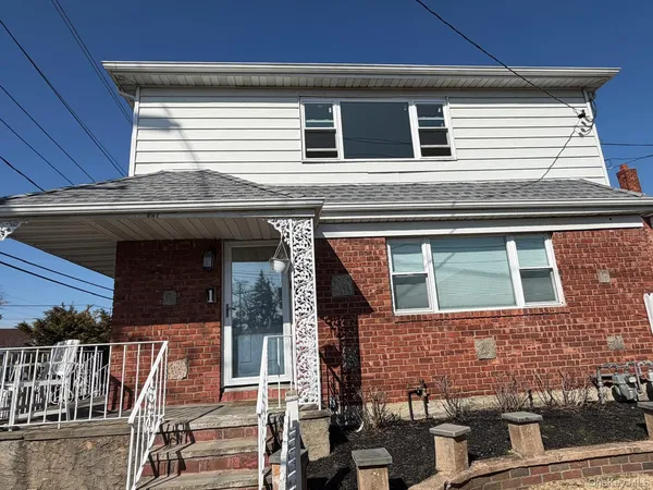 $3,900 | 1 Munro Boulevard, Unit 1F, Valley Stream, NY 11581