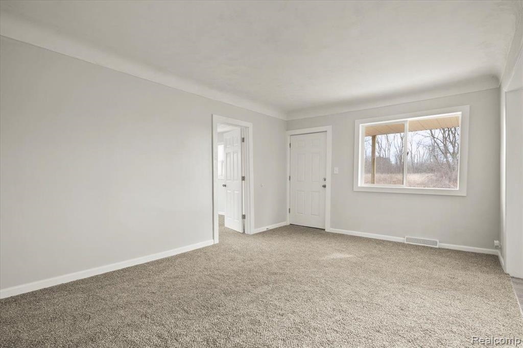 372 South Eifert Road Mason, MI 48854 - Photo 6 of 21 50185611-eedf18a3-8da8-4efc-9ec3-a02b03f6fe28.JPG