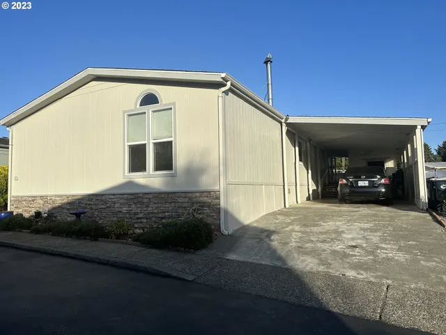 a view of parking area