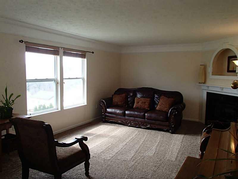 3018 Meyeridge Road Pittsburgh, PA 15209 - Photo 9 of 25 Family Room. New carpet, blinds.