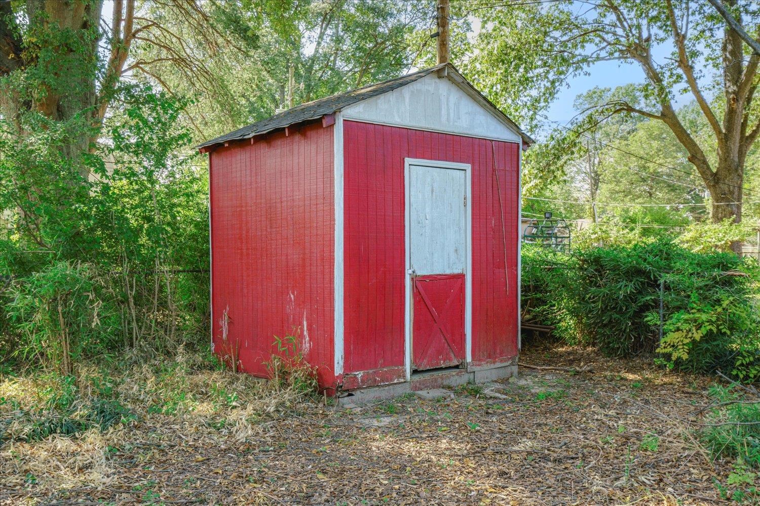 919 Stratford Road Memphis, TN 38122 - Photo 30 of 30 View of outdoor structure