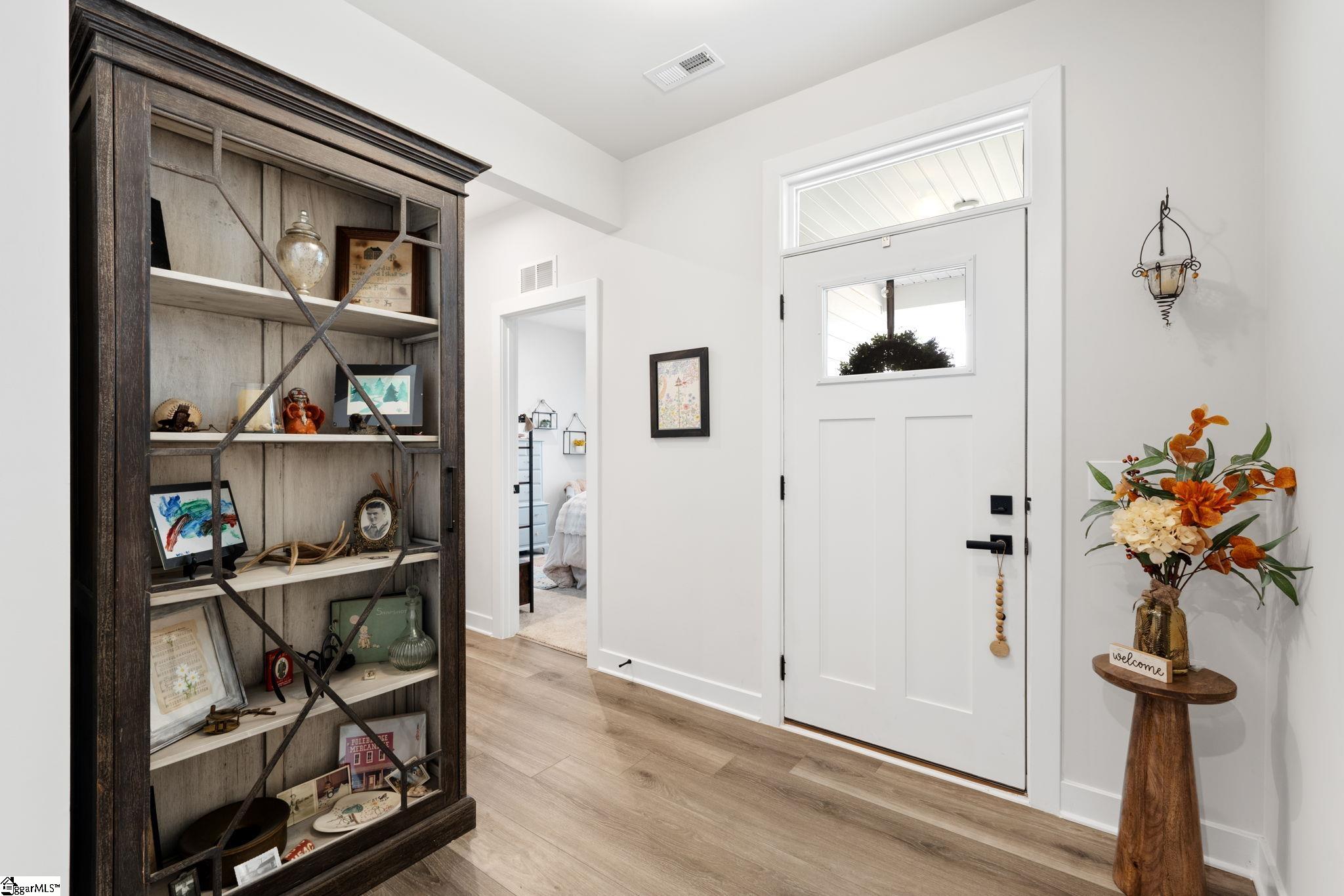 105 Comanche Trail Greenville, SC 29607 - Photo 4 of 34