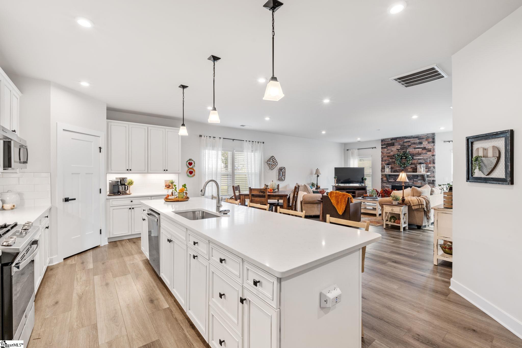 105 Comanche Trail Greenville, SC 29607 - Photo 7 of 34