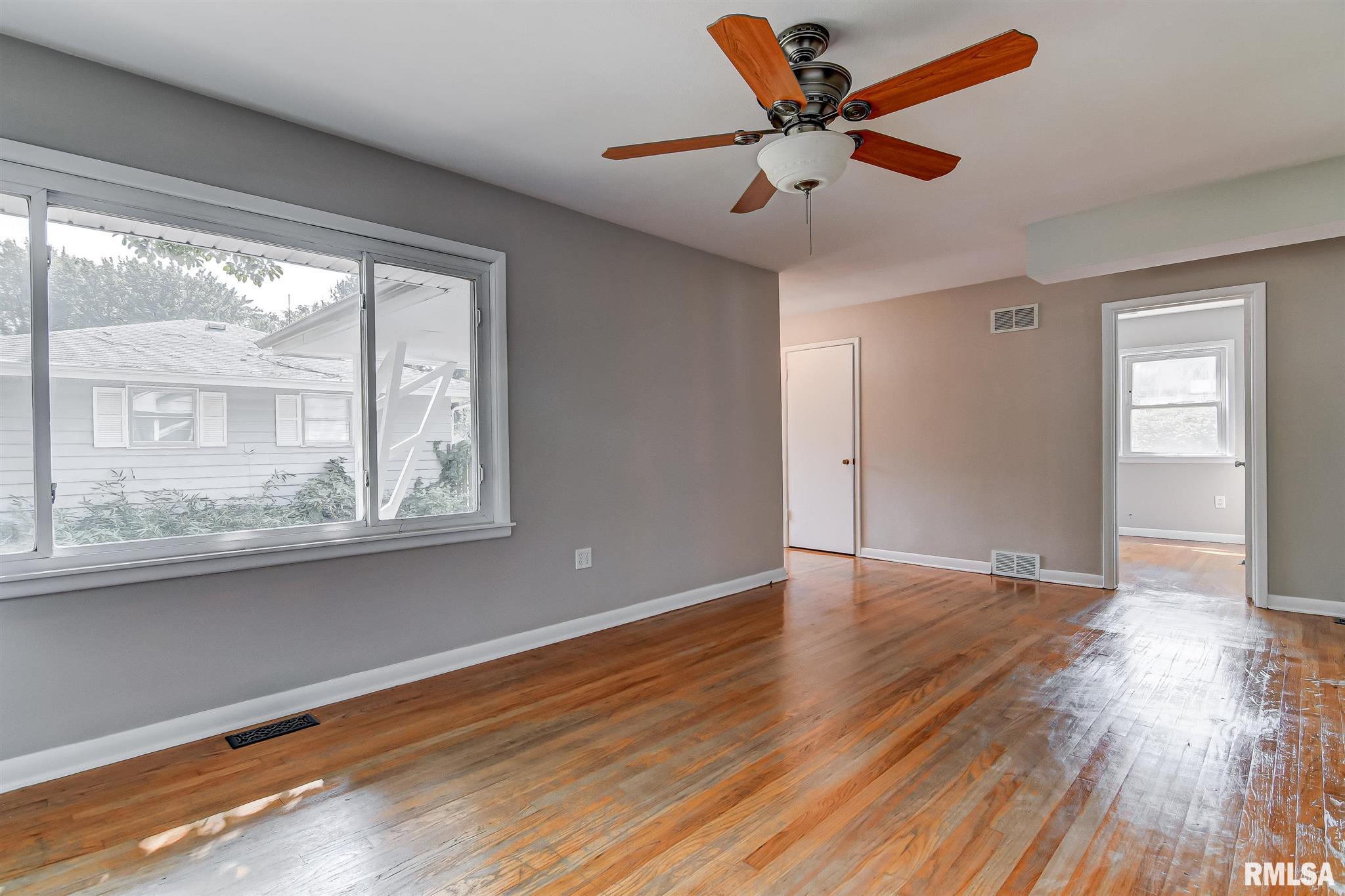 1912 East Pickett Street Springfield, IL 62703 - Photo 7 of 26