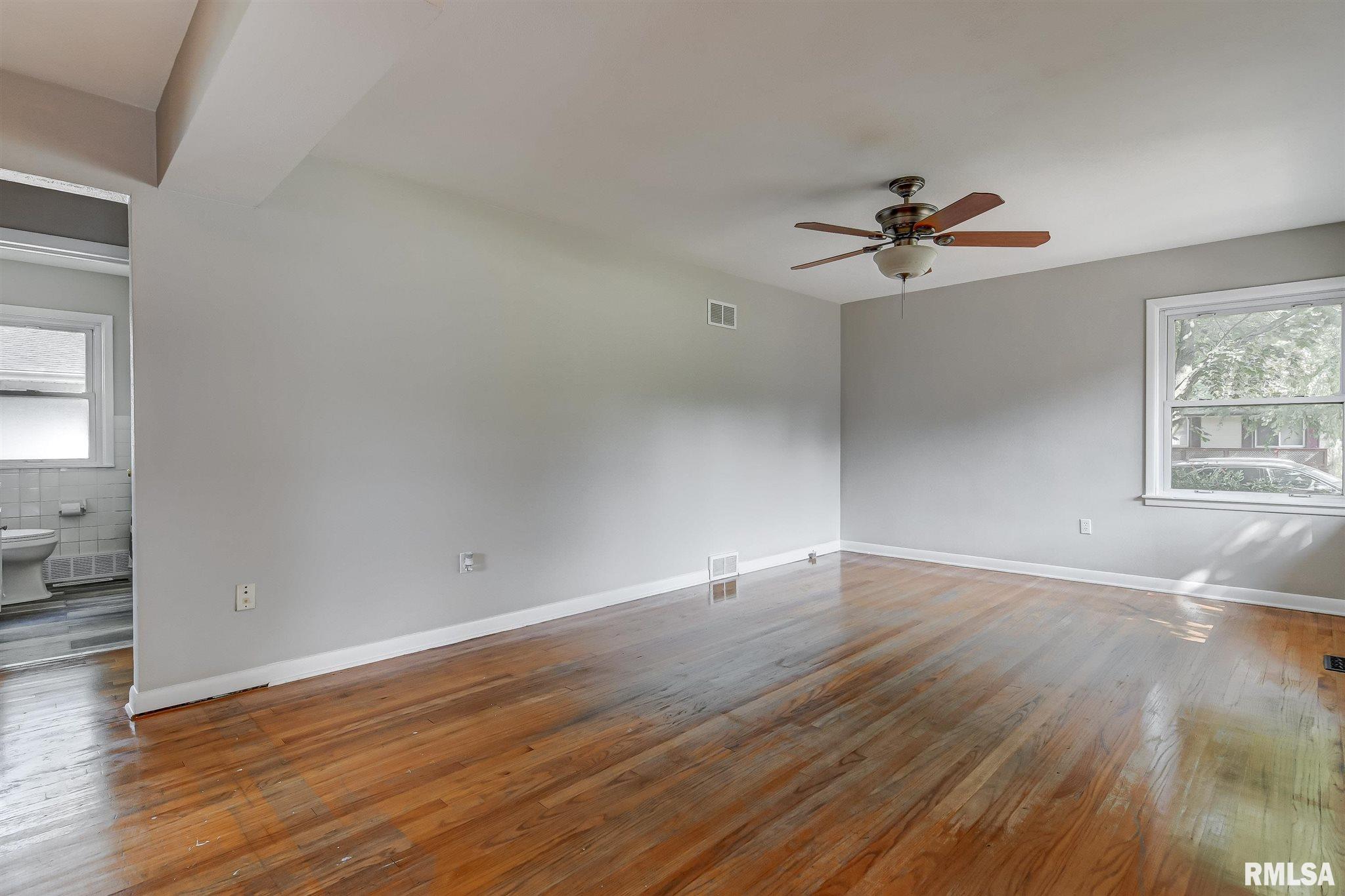 1912 East Pickett Street Springfield, IL 62703 - Photo 8 of 26