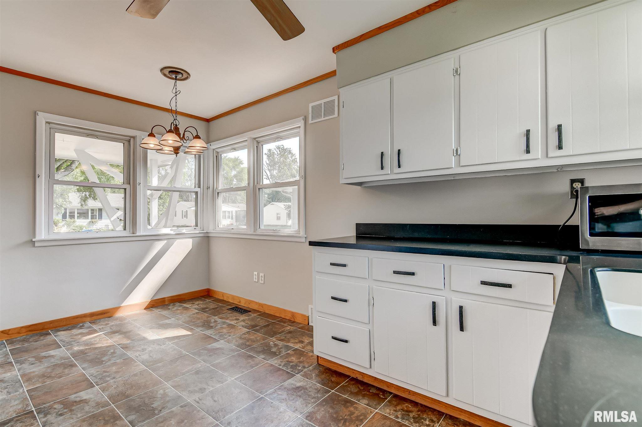 1912 East Pickett Street Springfield, IL 62703 - Photo 9 of 26
