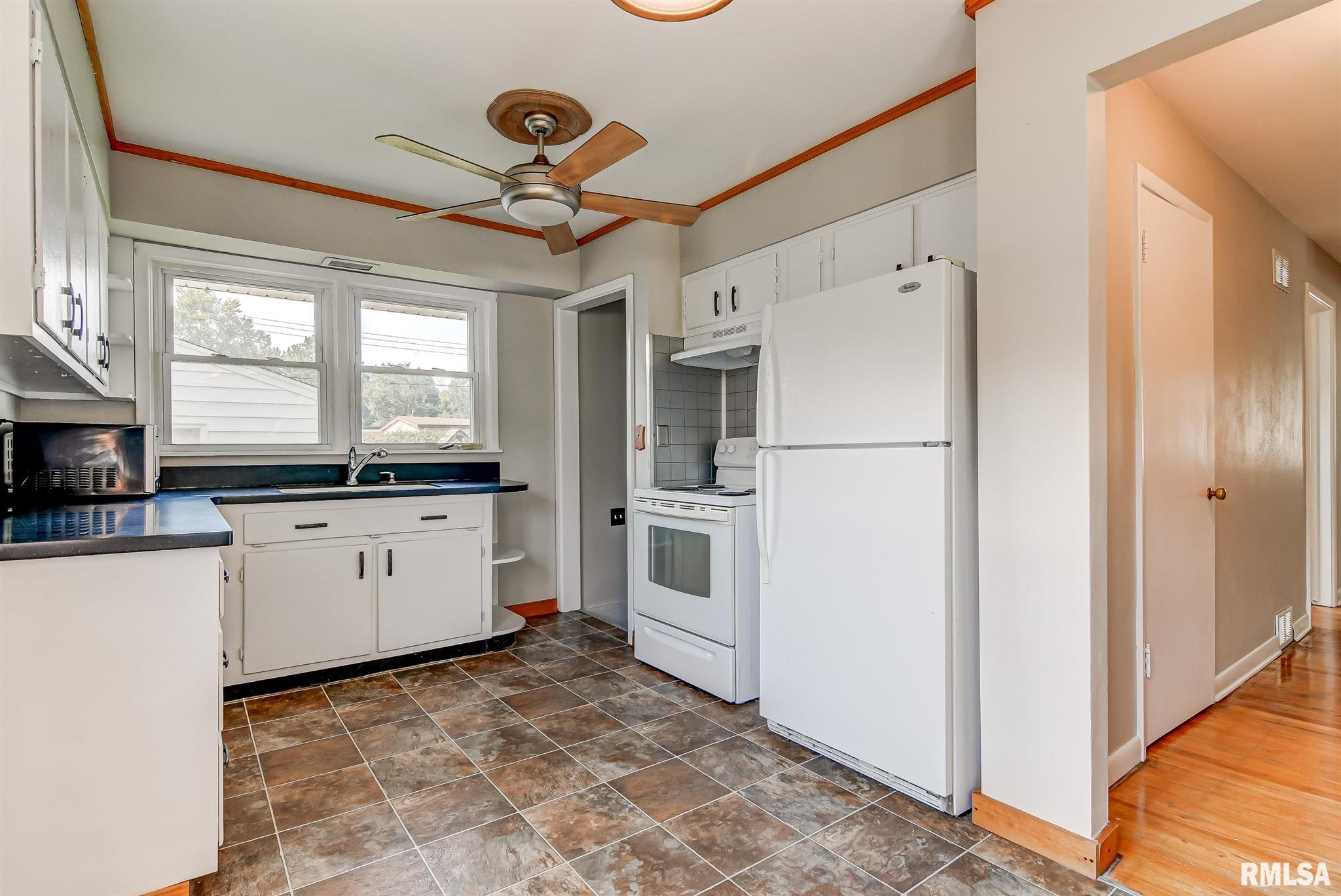 1912 East Pickett Street Springfield, IL 62703 - Photo 10 of 26