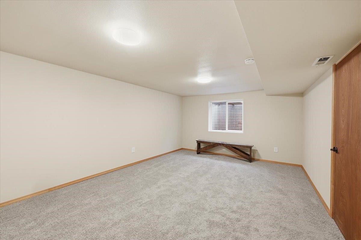 811 East Tudor Court Spokane, WA 99208 - Photo 26 of 37