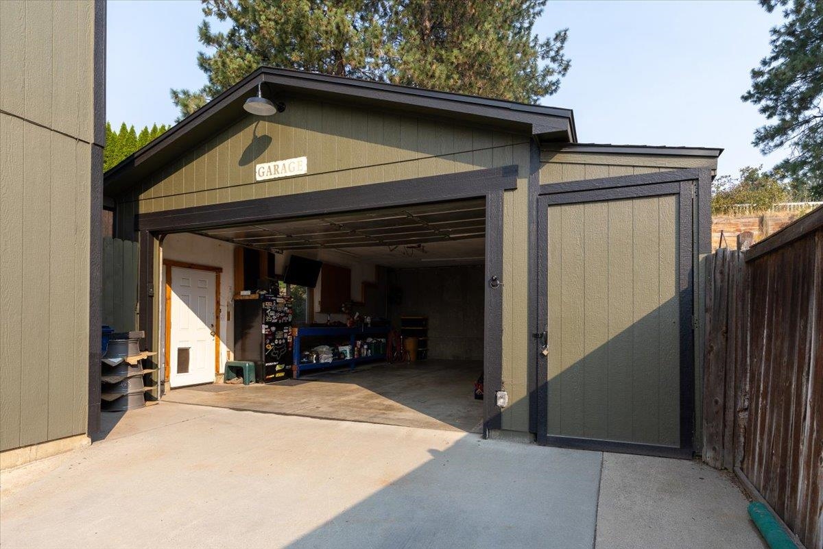 811 East Tudor Court Spokane, WA 99208 - Photo 4 of 37