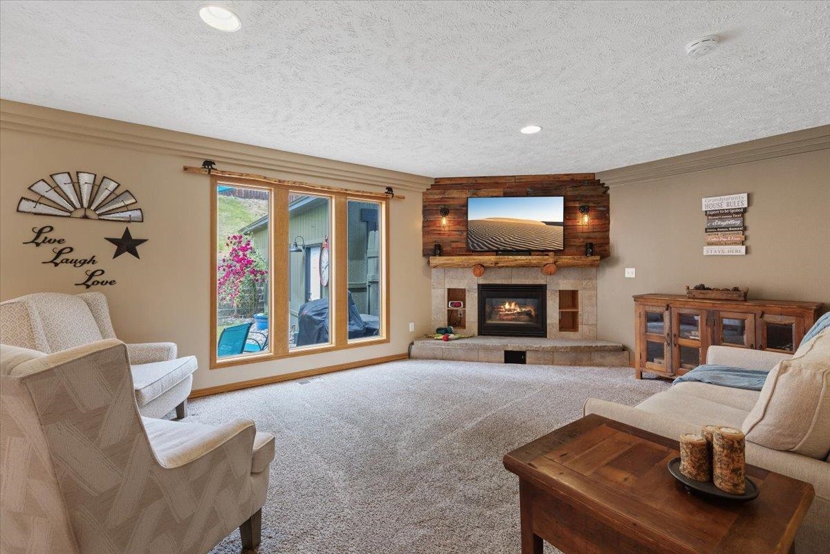 811 East Tudor Court Spokane, WA 99208 - Photo 8 of 37