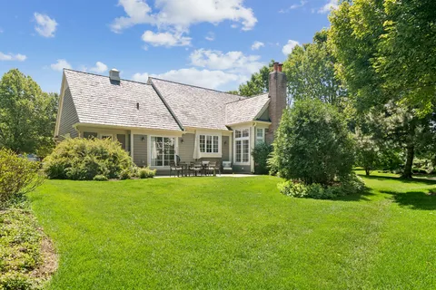 $1,299,000 | 672 Balmoral Court, Lake Forest, IL 60045
