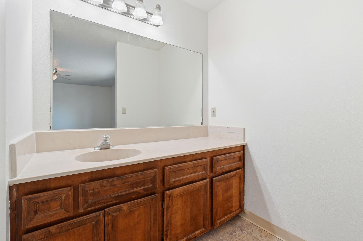 210 Laurel Court Ripon, CA 95366 - Photo 17 of 26