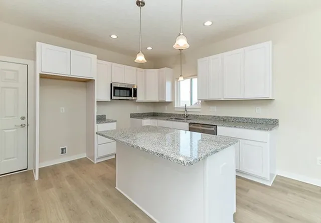 $352,800 | 1400 Floyd Avenue, Jackson, MI 49203