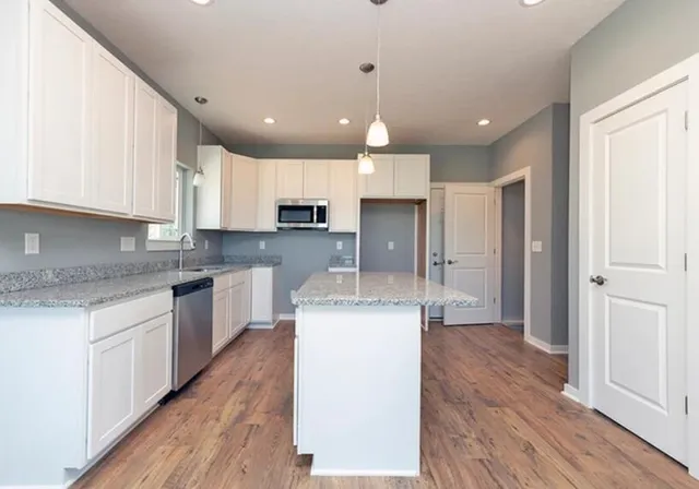 $352,800 | 1400 Floyd Avenue, Jackson, MI 49203