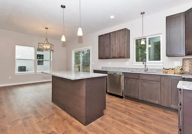 $352,800 | 1400 Floyd Avenue, Jackson, MI 49203