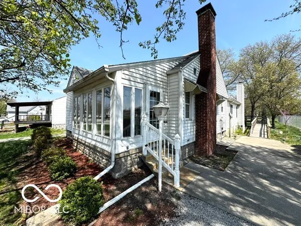 $205,000 | 411 North College Street, Rockville, IN 47872