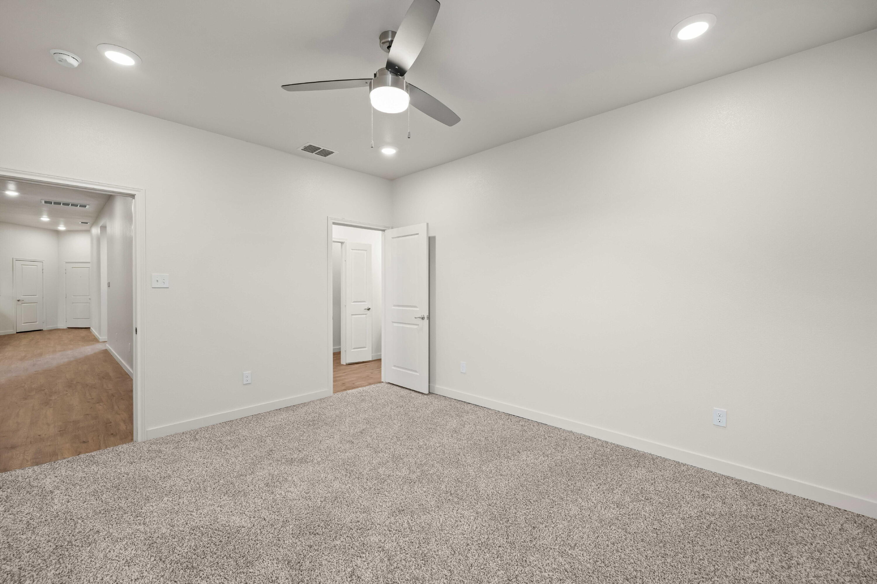 7014 40th Street, Unit B Lubbock, TX 79407 - Photo 13 of 20 a view of an empty room