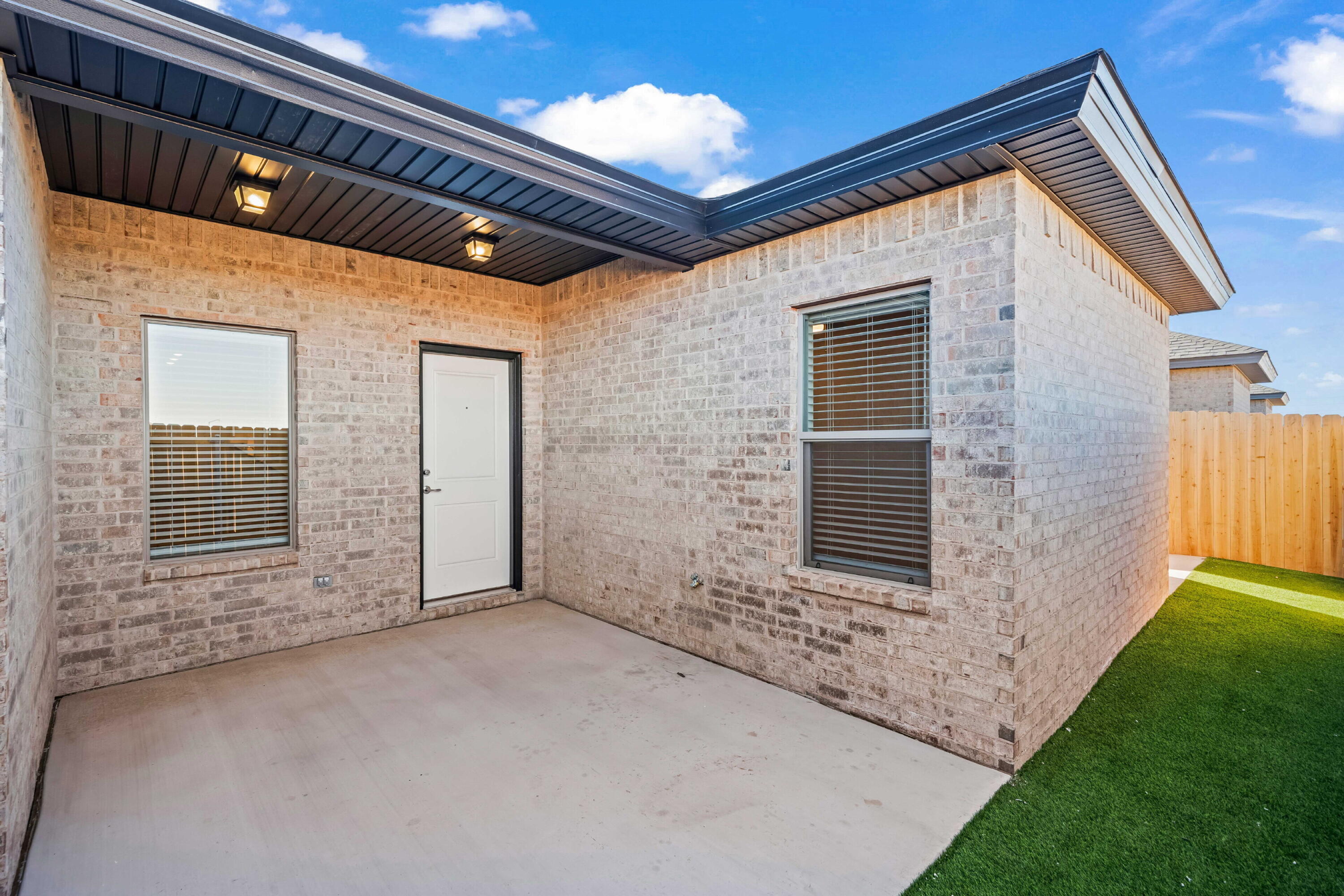7014 40th Street, Unit B Lubbock, TX 79407 - Photo 6 of 20 a view of a porch of the house